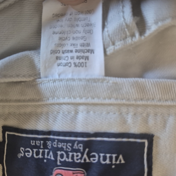 Vineyard Vines White Shorts with Flag Embroidery - Picture 5 of 5